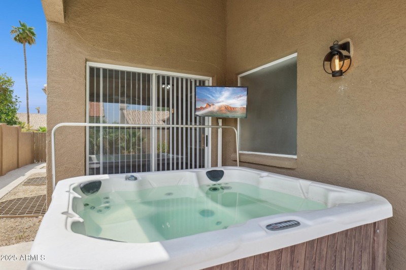 67-web-or-mls-16407-n-49th-st