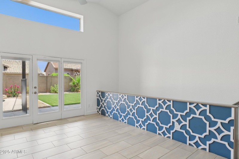 25-web-or-mls-16407-n-49th-st