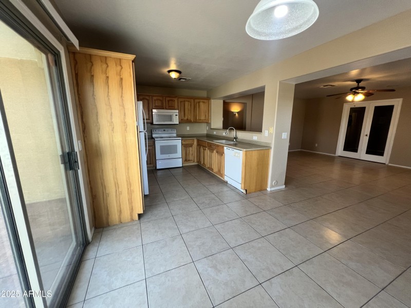 20250329_001629994_iOS