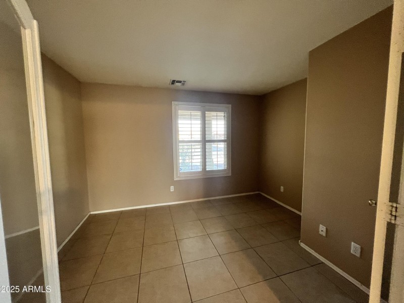 20250329_001732853_iOS 1