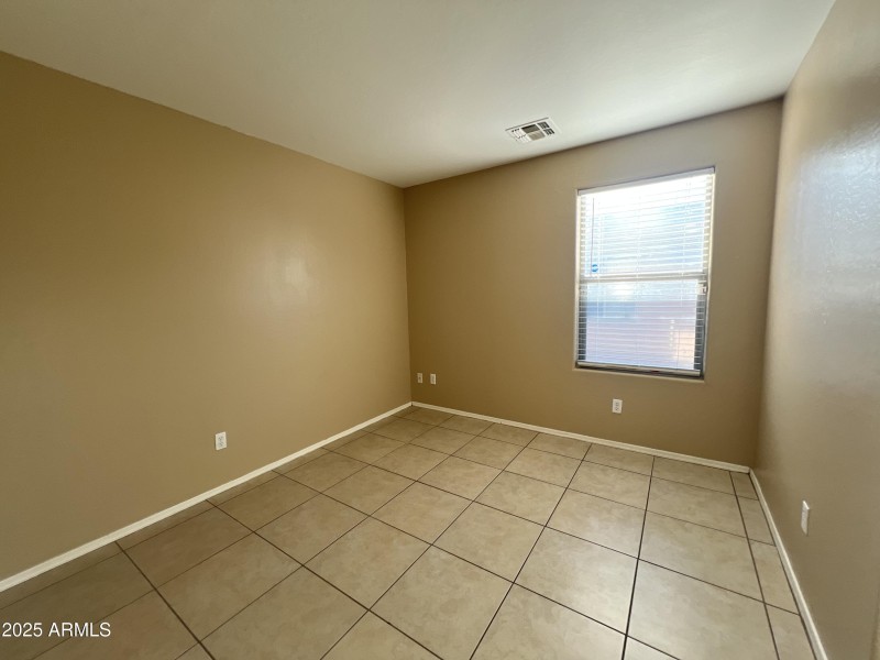 20250329_002119053_iOS