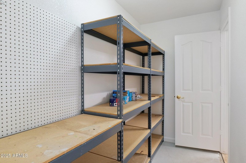 53-web-or-mls-16407-n-49th-st