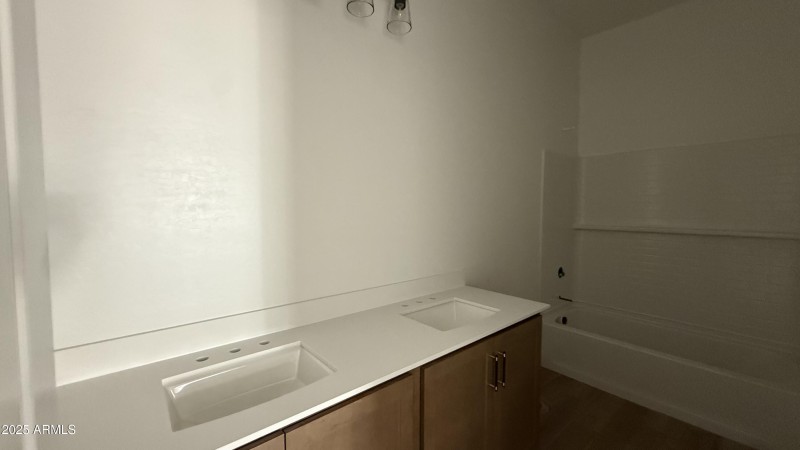 016 - Bathroom 2