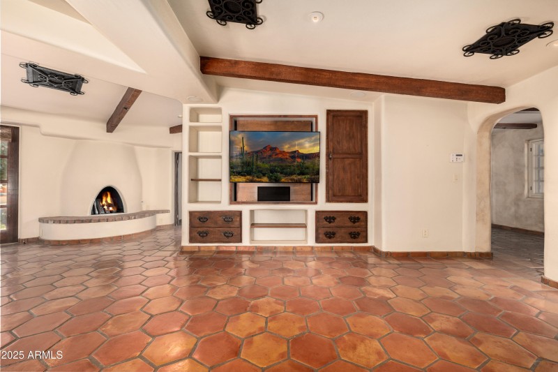 family room facing tv