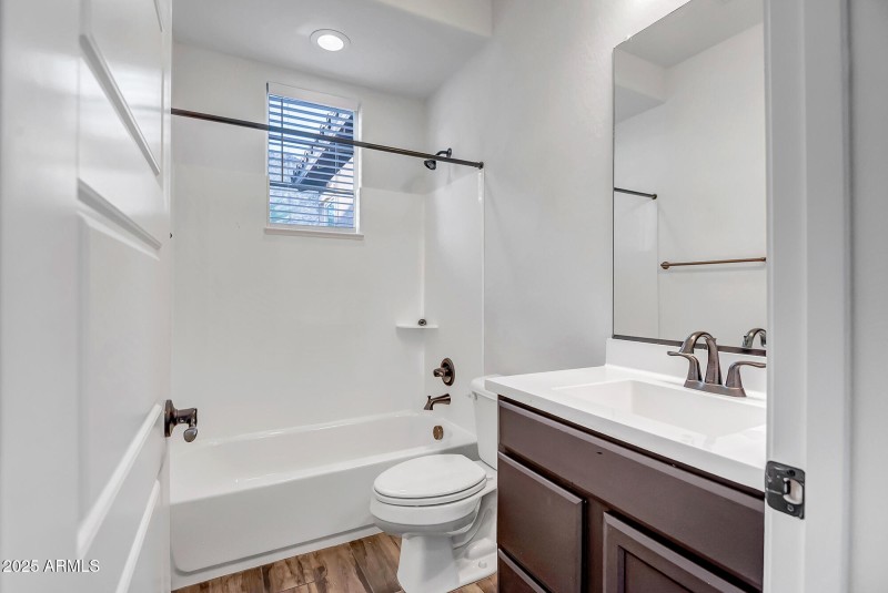 FULL BATH UPSTAIRS