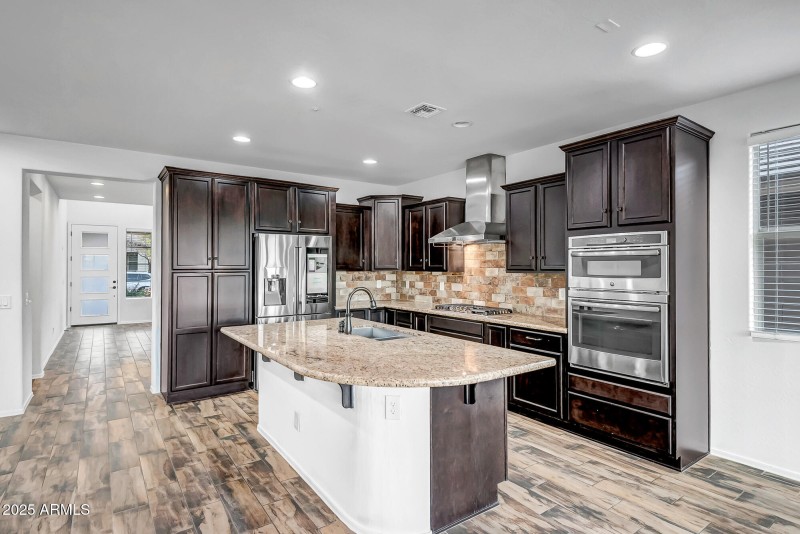 ISLAND KITCHEN