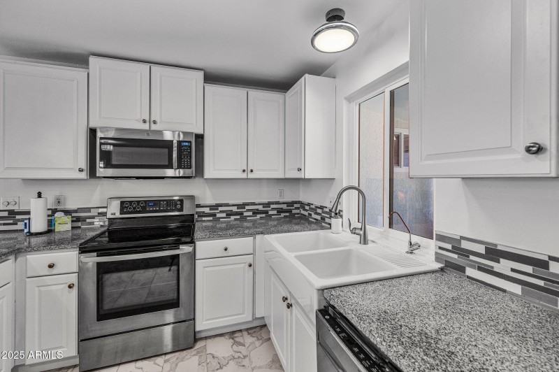 3930SCutlerDrive-15