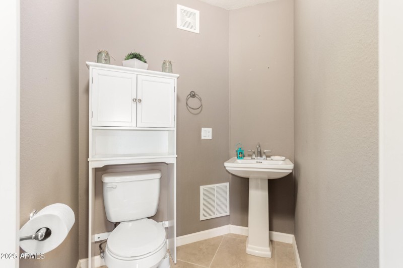 1/2 bath
