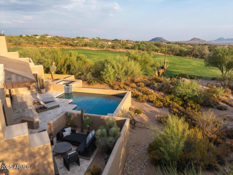 44-Back Yards To Golf Course-Apache #4