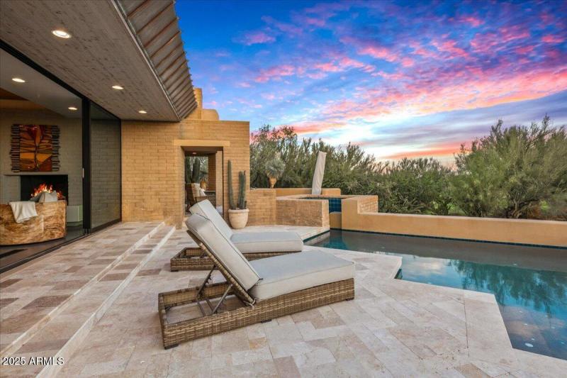 48-Outdoor Living Area