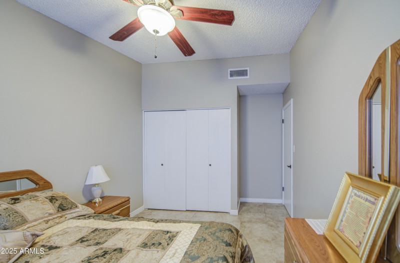Bedroom 2-pic 2
