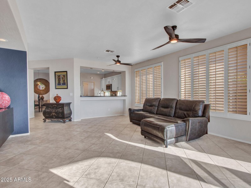 07-Living-room-(4)
