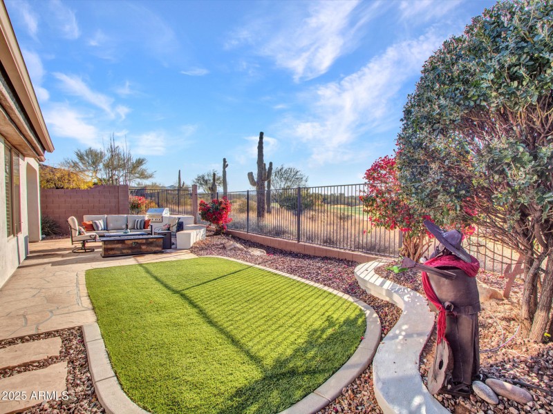 09-Backyard-(11)
