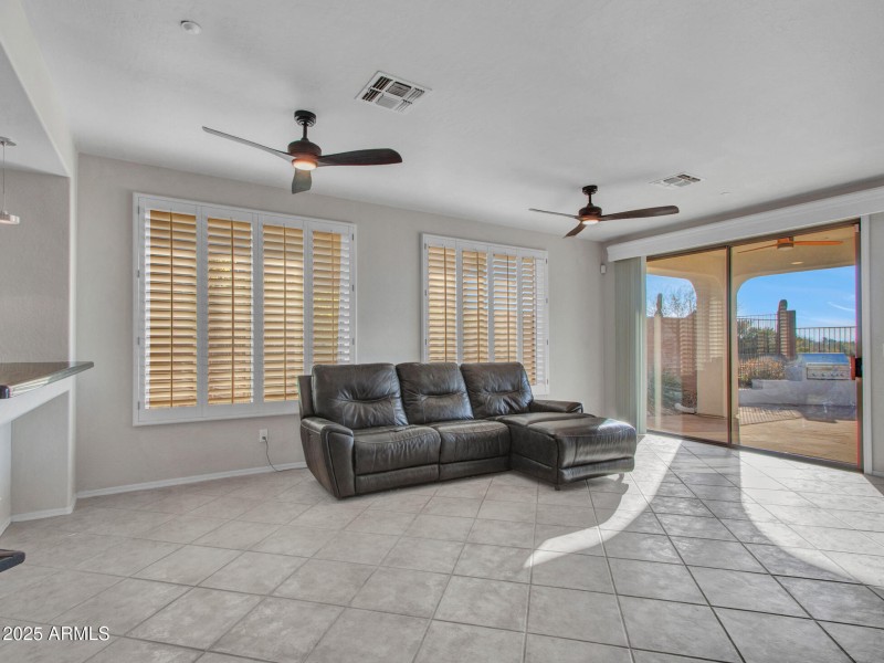 07-Living-room-(1)