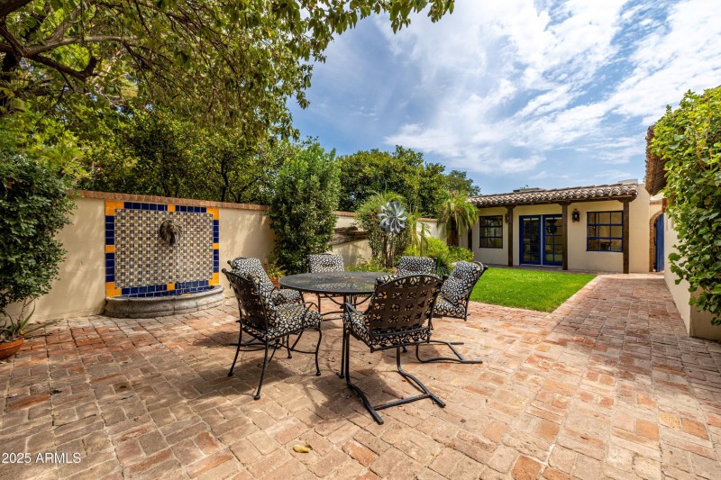 casita and courtyard