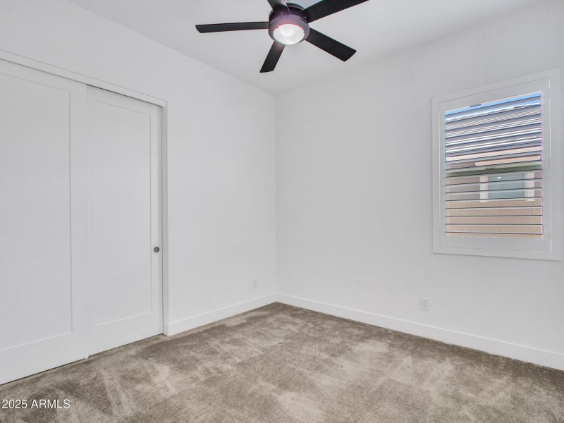09-Bedroom-(1)