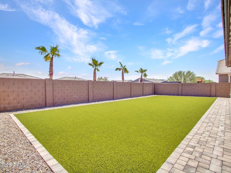 18-Backyard-(5)
