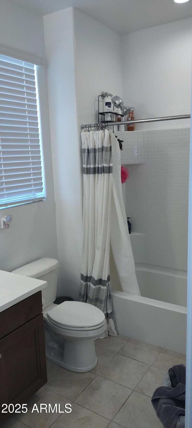 2025 BH 2nd bath shower 1000016665