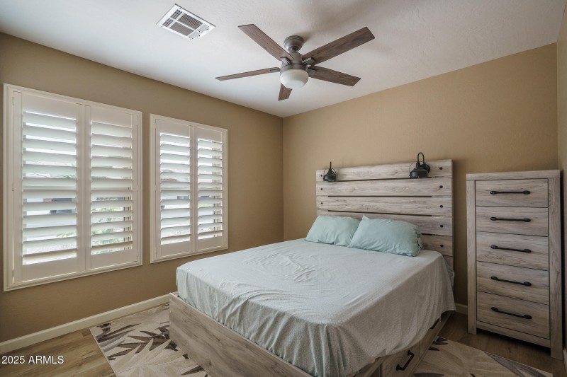 17) BED 2