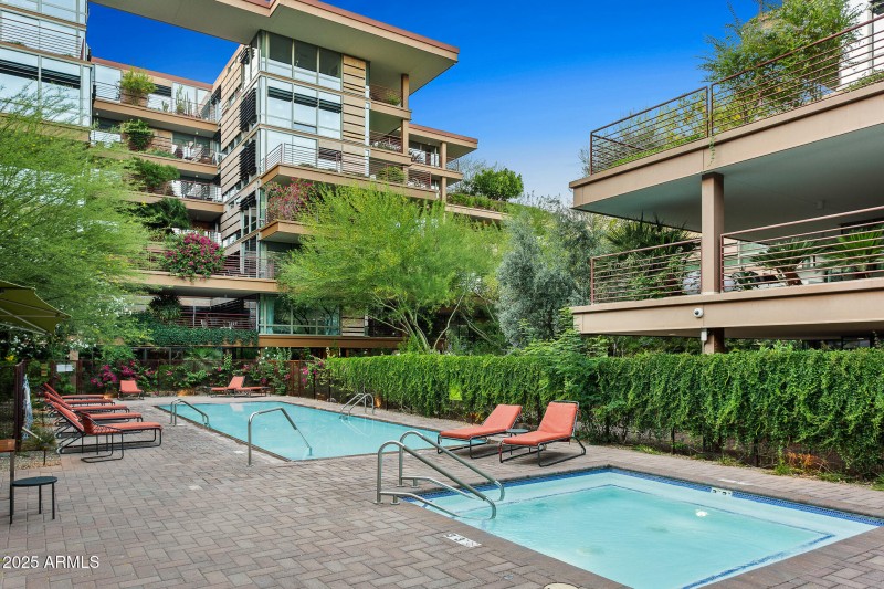 Outdoor Pool and Spa