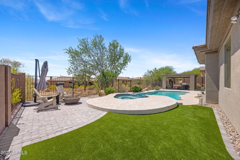 41714 N SIGNAL HILL CT