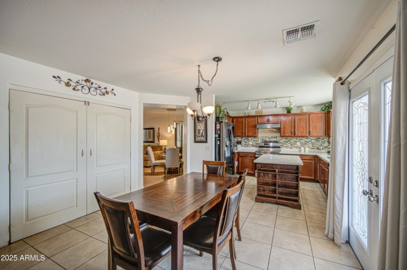 Dining Area 4