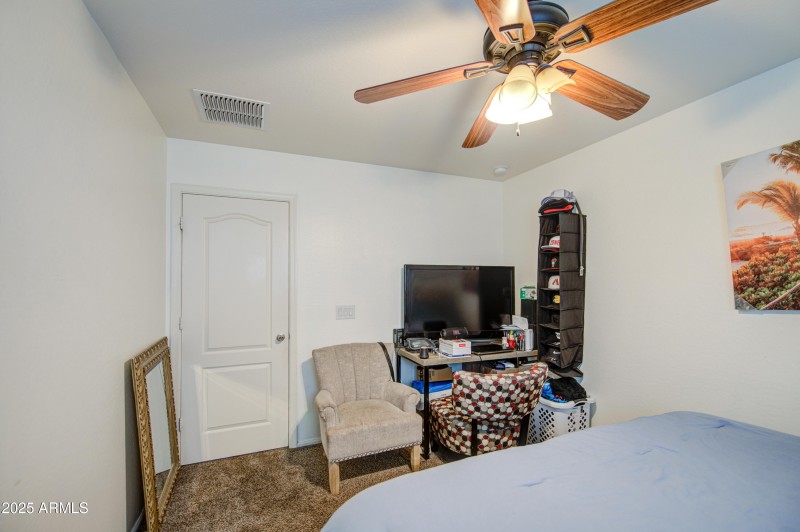 Bedroom 2-pic 2