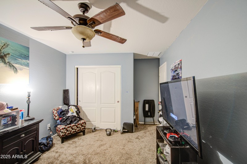 Bedroom 4-pic 2