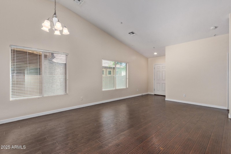 Living/dining room