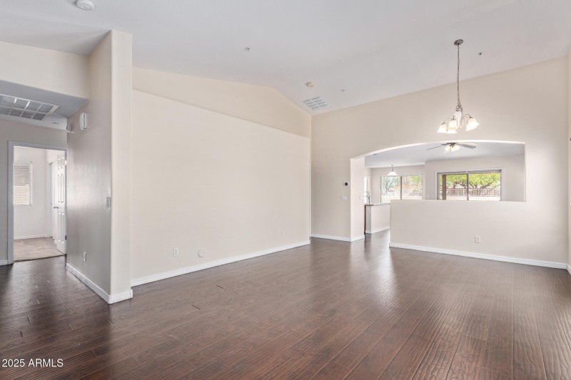 Living/dining room