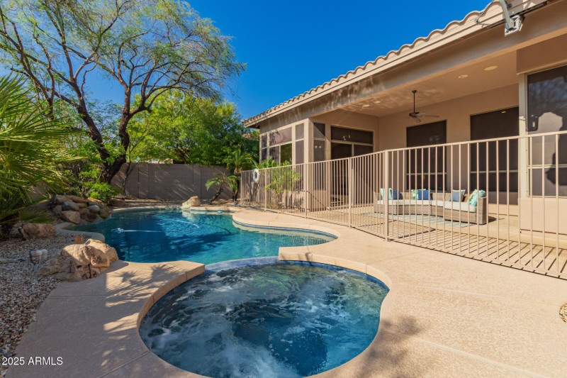 Pool & Spa