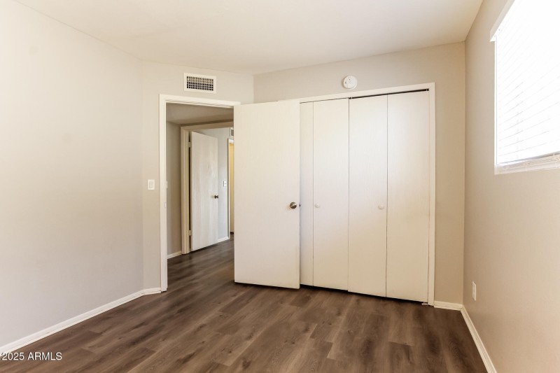 016-photo-bedroom-14716049