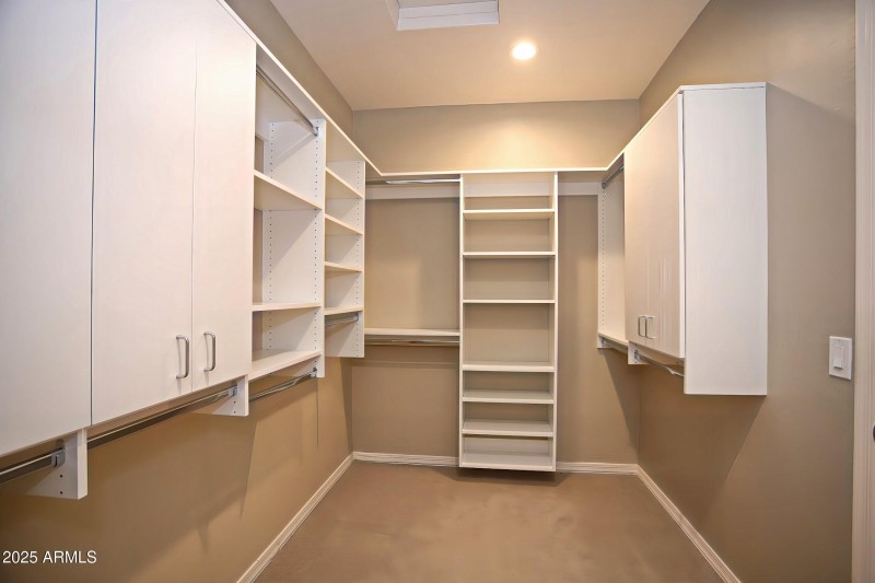 1954 E GERONIMO Street