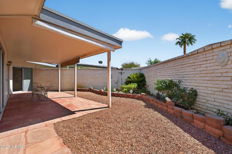 Tranquil Backyard w/plants