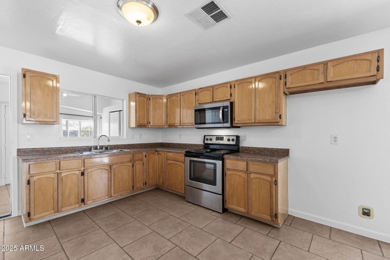 009___505 W 13th St