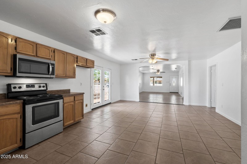 011___505 W 13th St