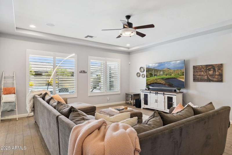 6-web-or-mls-7454-e-peralta-ave