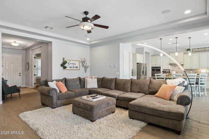 7-web-or-mls-7454-e-peralta-ave