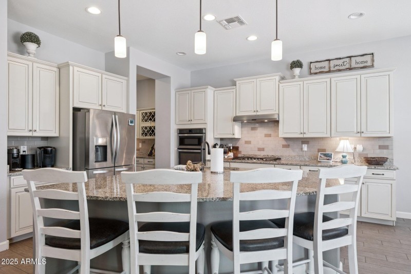 9-web-or-mls-7454-e-peralta-ave