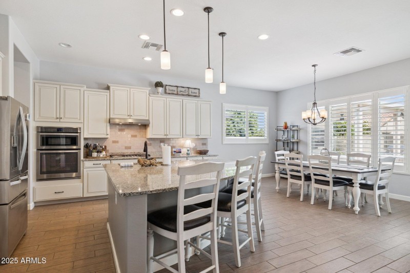 11-web-or-mls-7454-e-peralta-ave