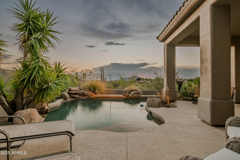 Sparkling Pool & Spa