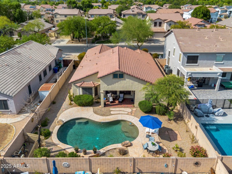 10105 E Los Lagos Vista