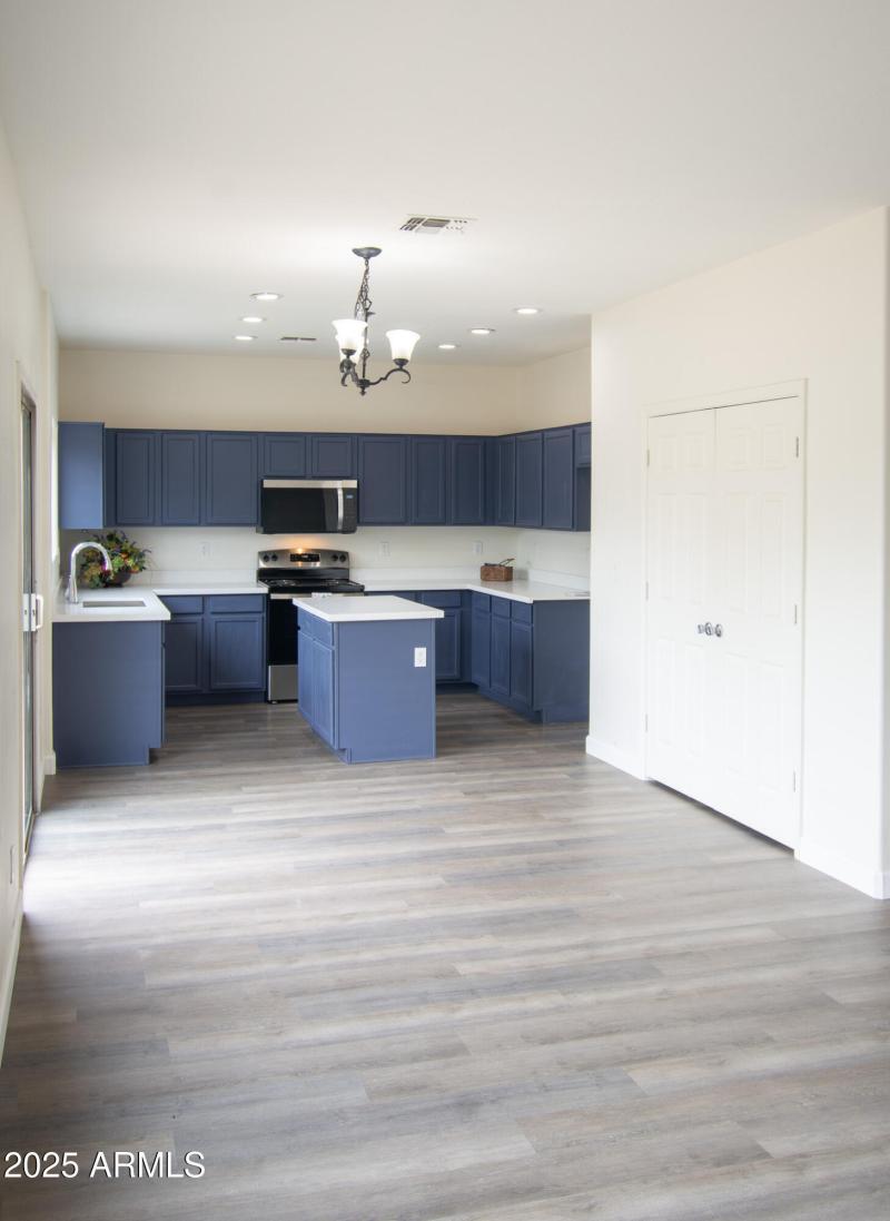 Kitchen_Dining