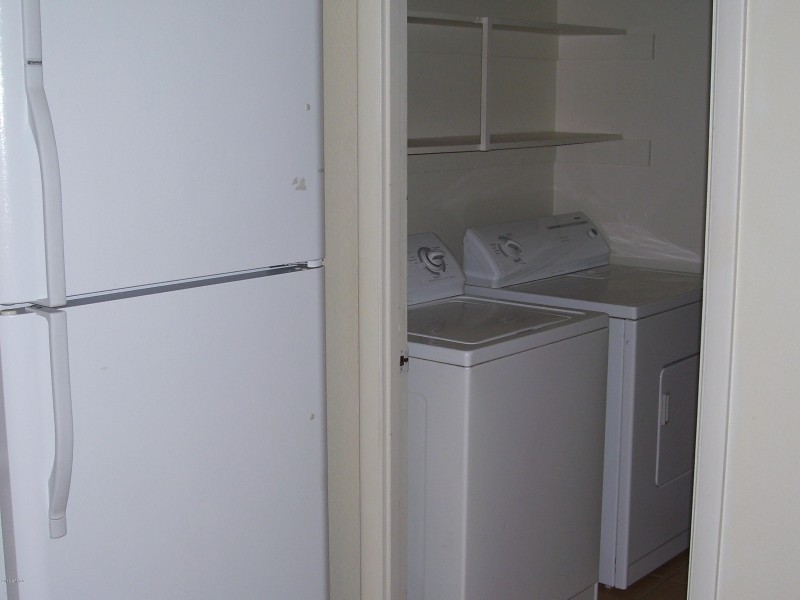 Kitchen & Laundry