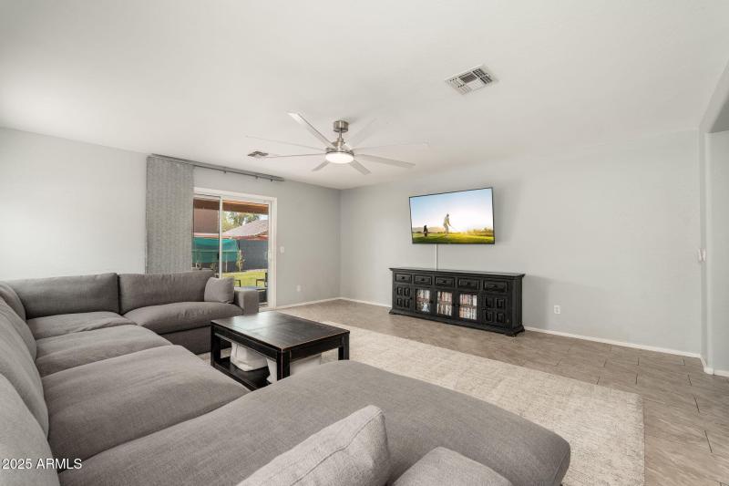 4029 E Superior Rd - 04