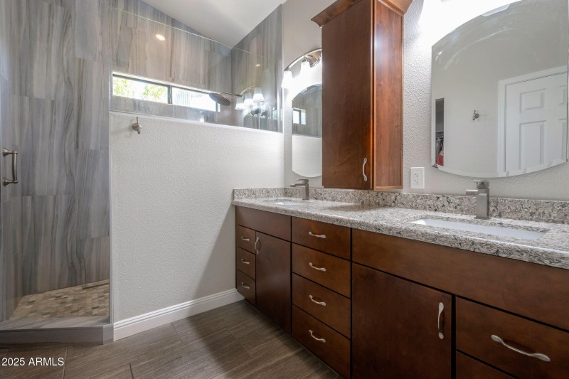 12-web-or-mls-QP-8459
