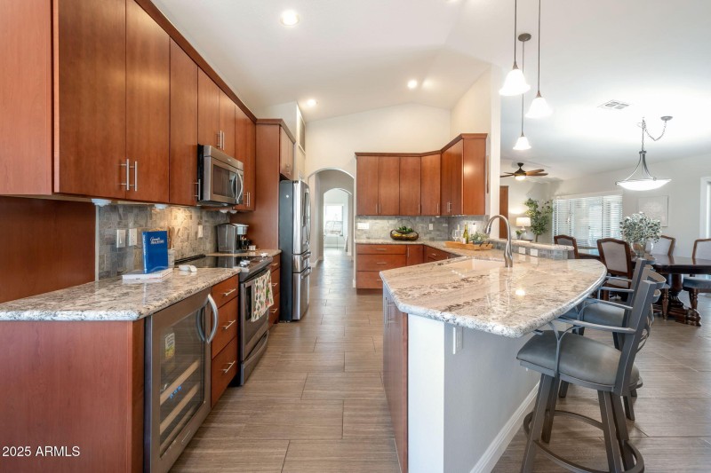 21-web-or-mls-QP-8479