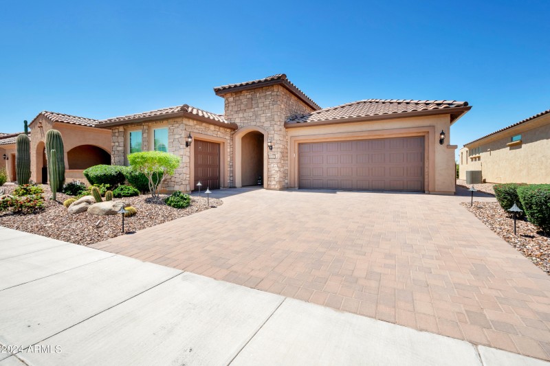 4198 N Spyglass Dr