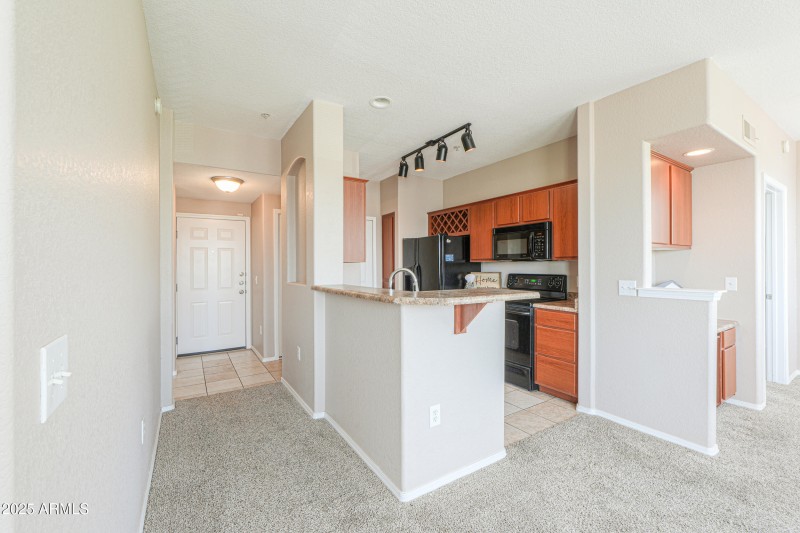 9820 N CENTRAL Avenue, 212