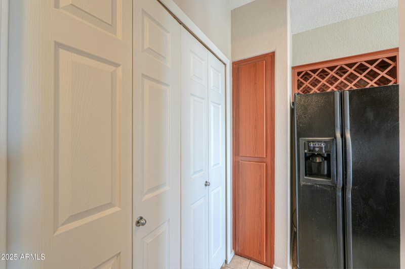 9820 N CENTRAL Avenue, 212